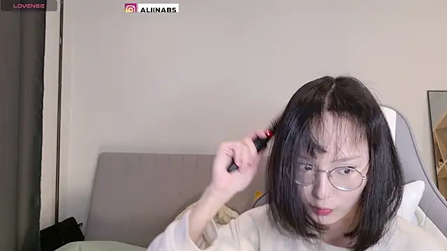 aliiiiiina online show from February 17, 11:53 pm