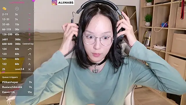 aliiiiiina online show from March 13, 10:54 pm