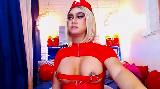 Snapshot of TsGoddessNhicolle chatting on December 6, 9:43 am TsGoddessNhicolle online show from December 6, 9:43 am