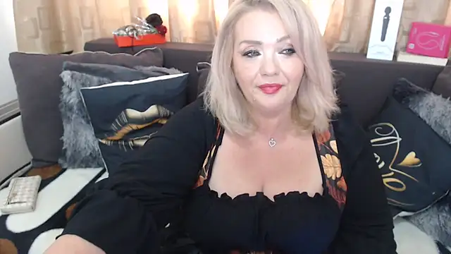 Snapshot of MsMelyssaxx chatting on June 5, 4:08 am MsMelyssaxx online show from June 5, 4:08 am