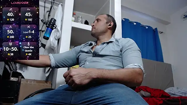 Snapshot of lewislamxxx_hot chatting on December 27, 6:42 pm lewislamxxx hot online show from December 27, 6:42 pm