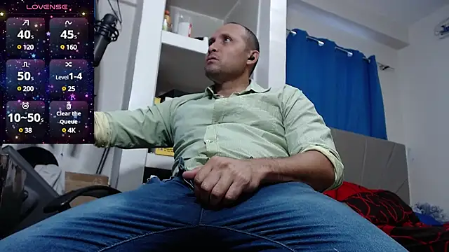 Snapshot of lewislamxxx_hot chatting on January 10, 6:38 pm lewislamxxx hot online show from January 10, 6:38 pm