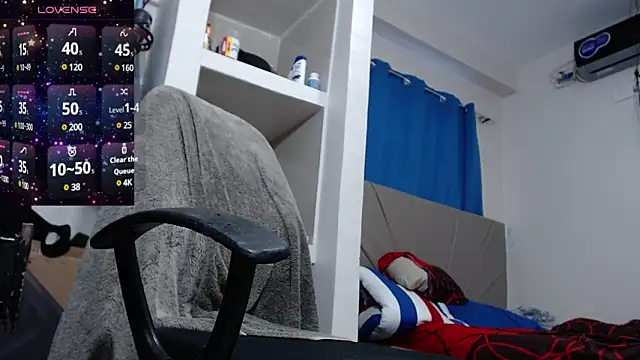 Snapshot of lewislamxxx_hot chatting on January 16, 9:19 pm lewislamxxx hot online show from January 16, 9:19 pm