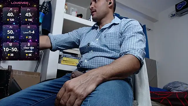 Snapshot of lewislamxxx_hot chatting on January 23, 9:18 pm lewislamxxx hot online show from January 23, 9:18 pm