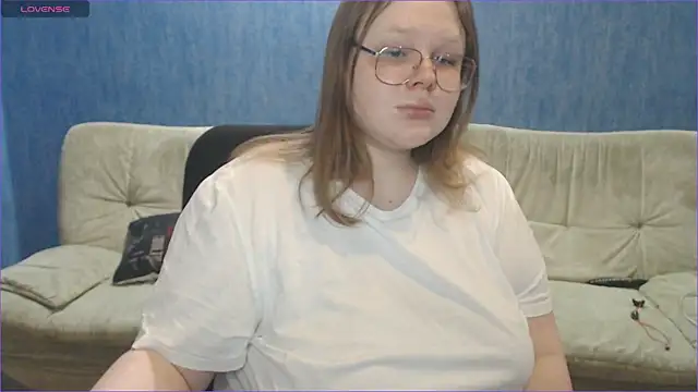 Snapshot of Touch_me_more_please chatting on March 12, 8:41 pm Touch me more please online show from March 12, 8:41 pm