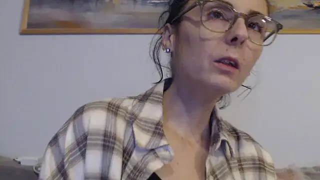 Snapshot of cleophee chatting on December 4, 6:55 am cleophee online show from December 4, 6:55 am