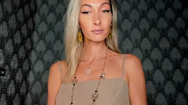 Snapshot of StarryHanna chatting on December 2, 8:37 pm StarryHanna online show from December 2, 8:37 pm