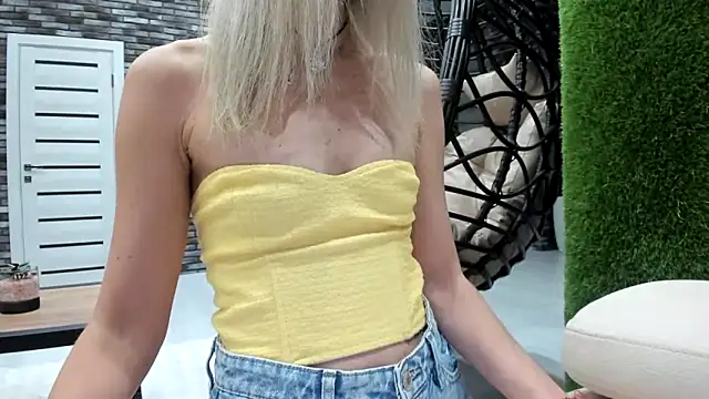StarryHanna online show from April 29, 6:58 pm