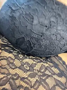 Snapshot of -Camila chatting on December 18, 2:53 am -Camila online show from December 18, 2:53 am