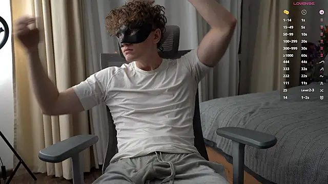 Snapshot of BumBuster69 chatting on March 1, 7:05 pm BumBuster69 online show from March 1, 7:05 pm