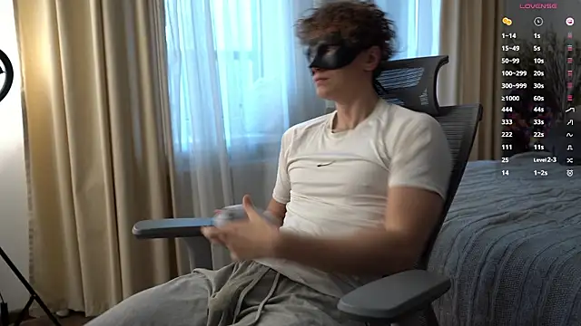 Snapshot of BumBuster69 chatting on March 6, 1:51 pm BumBuster69 online show from March 6, 1:51 pm