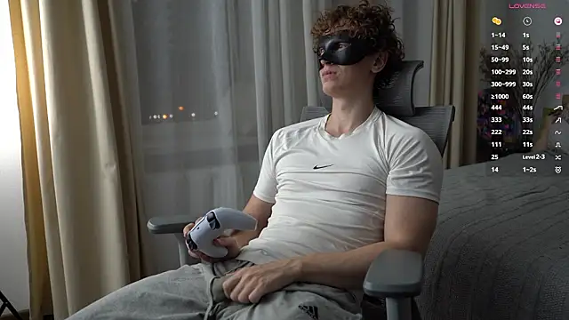 Snapshot of BumBuster69 chatting on March 20, 10:03 pm BumBuster69 online show from March 20, 10:03 pm