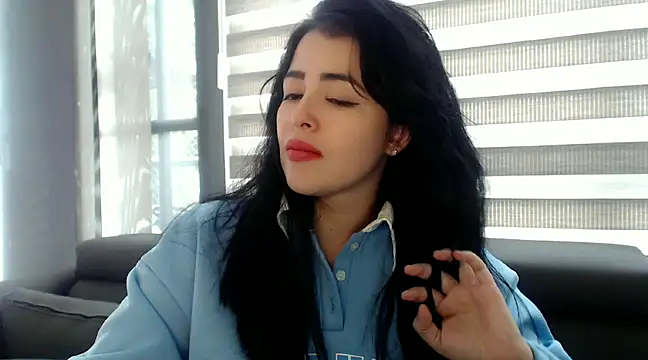 Snapshot of Aleska__Bell chatting on February 4, 4:29 pm Aleska  Bell online show from February 4, 4:29 pm
