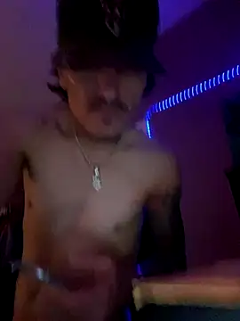 Snapshot of Jbizzle247 chatting on November 13, 4:11 am Jbizzle247 online show from November 13, 4:11 am