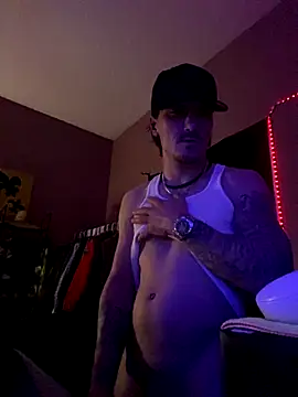 Snapshot of Jbizzle247 chatting on December 16, 4:39 am Jbizzle247 online show from December 16, 4:39 am