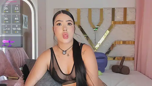 Snapshot of sophy_champagne chatting on July 25, 1:25 am sophy champagne online show from July 25, 1:25 am
