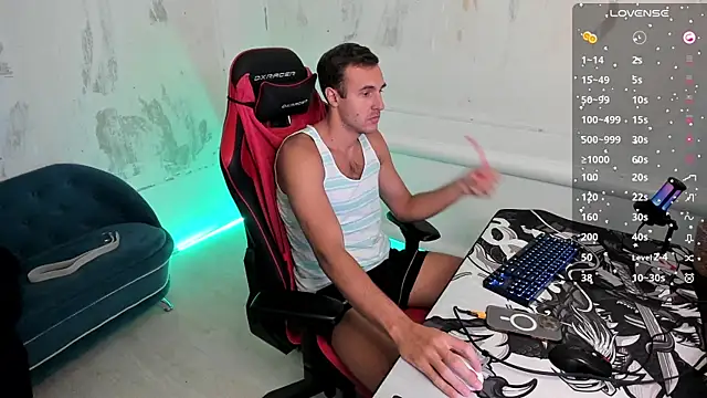 Snapshot of Raamoss chatting on March 21, 1:01 pm Raamoss online show from March 21, 1:01 pm