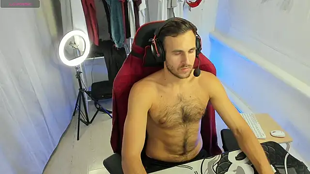 Snapshot of Raamoss chatting on September 11, 6:08 pm Raamoss online show from September 11, 6:08 pm