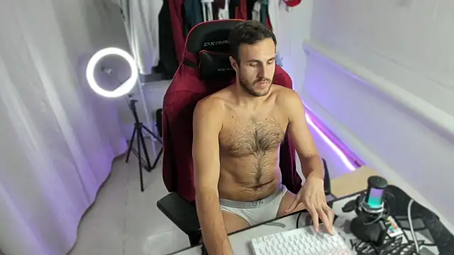 Snapshot of Raamoss chatting on September 16, 4:41 pm Raamoss online show from September 16, 4:41 pm