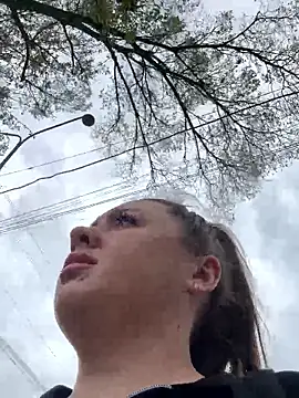 Sara Slow online show from April 18, 12:20 pm