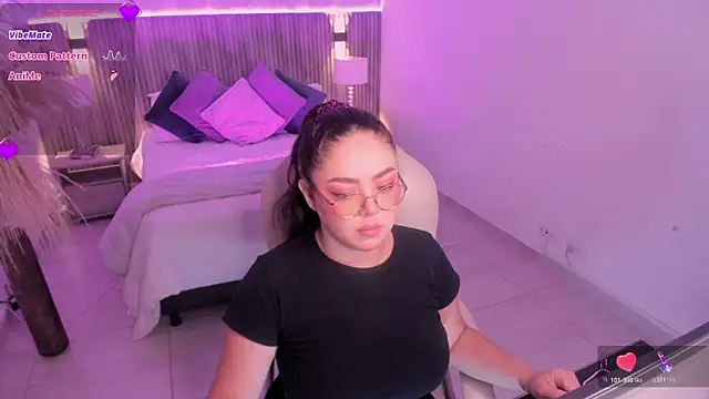 emmy walker online show from November 6, 11:00 am