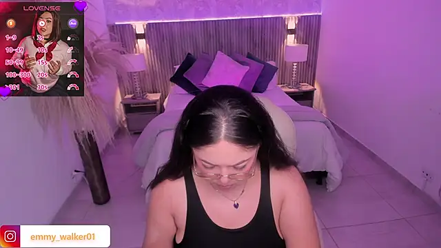 emmy walker online show from November 7, 11:10 am