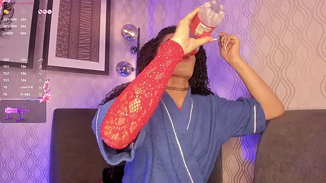 Snapshot of vennus1_ chatting on February 9, 7:41 pm vennus1 online show from February 9, 7:41 pm