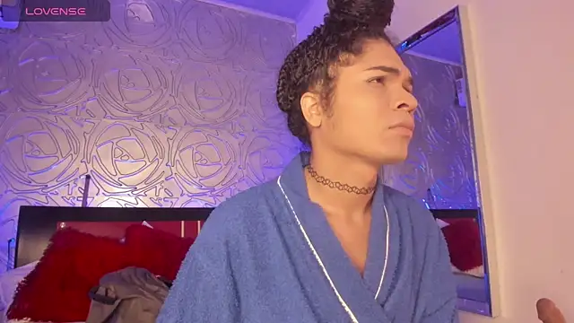 Snapshot of vennus1_ chatting on February 19, 2:01 pm vennus1 online show from February 19, 2:01 pm