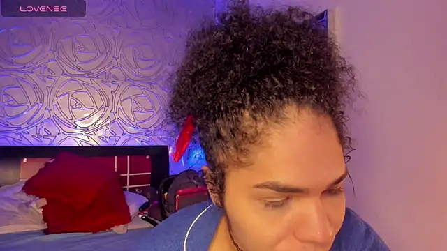 Snapshot of vennus1_ chatting on March 5, 1:39 pm vennus1 online show from March 5, 1:39 pm