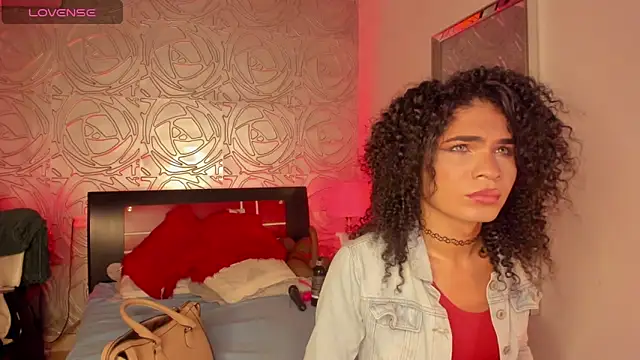 Snapshot of vennus1_ chatting on March 12, 12:47 pm vennus1 online show from March 12, 12:47 pm