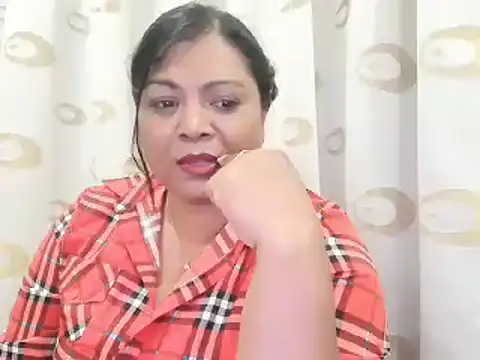 Snapshot of IndianDelia chatting on February 15, 5:28 pm IndianDelia online show from February 15, 5:28 pm