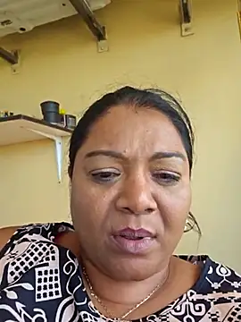Snapshot of IndianDelia chatting on February 24, 1:42 pm IndianDelia online show from February 24, 1:42 pm