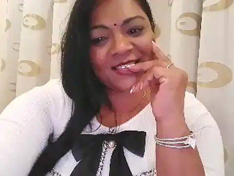 Snapshot of IndianDelia chatting on February 28, 5:26 pm IndianDelia online show from February 28, 5:26 pm