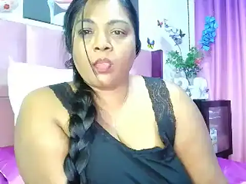 Snapshot of IndianDelia chatting on March 12, 1:25 am IndianDelia online show from March 12, 1:25 am