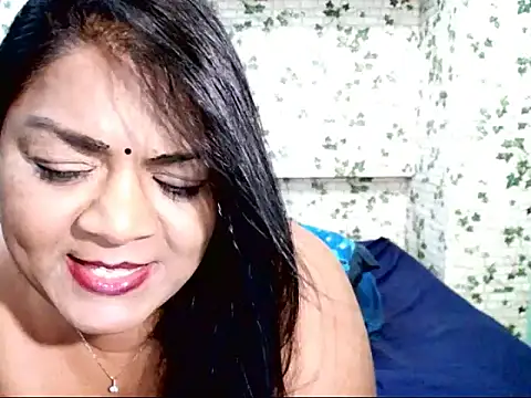 Snapshot of IndianDelia chatting on March 13, 9:43 am IndianDelia online show from March 13, 9:43 am