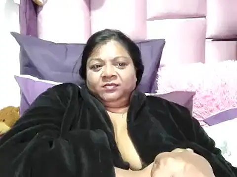 Snapshot of IndianDelia chatting on October 20, 3:29 am IndianDelia online show from October 20, 3:29 am