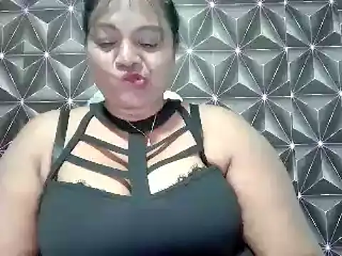 Snapshot of IndianDelia chatting on November 1, 4:31 pm IndianDelia online show from November 1, 4:31 pm