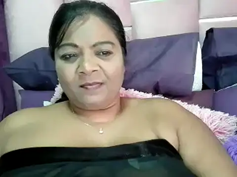 Snapshot of IndianDelia chatting on November 4, 3:49 am IndianDelia online show from November 4, 3:49 am