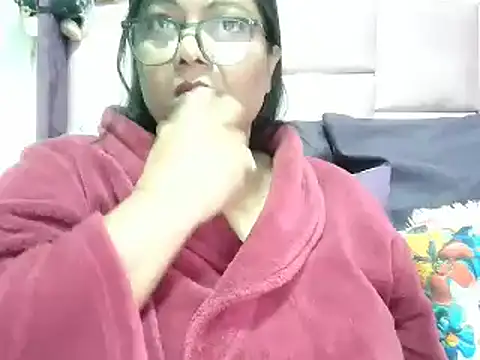 Snapshot of IndianDelia chatting on November 17, 3:12 am IndianDelia online show from November 17, 3:12 am