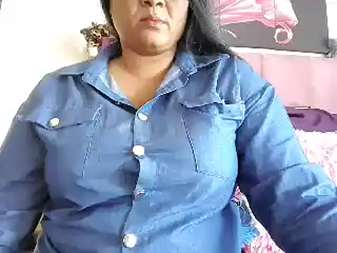 Snapshot of IndianDelia chatting on May 22, 12:33 pm IndianDelia online show from May 22, 12:33 pm
