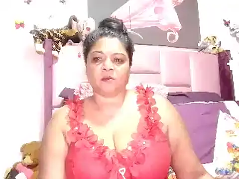 Snapshot of IndianDelia chatting on June 2, 5:26 pm IndianDelia online show from June 2, 5:26 pm