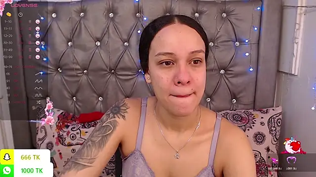 Snapshot of LAILAGUMMY chatting on June 11, 2:48 pm LAILAGUMMY online show from June 11, 2:48 pm