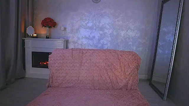 Snapshot of Michelle90u chatting on February 22, 7:56 pm Michelle90u online show from February 22, 7:56 pm