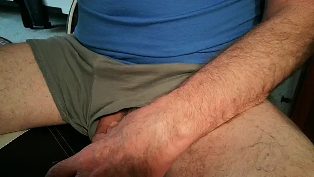 Snapshot of usdirtymikee9 chatting on February 23, 6:01 pm usdirtymikee9 online show from February 23, 6:01 pm