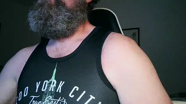 Snapshot of usdirtymikee9 chatting on October 6, 1:25 am usdirtymikee9 online show from October 6, 1:25 am