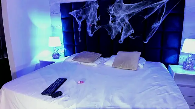 Maddysex  online show from October 6, 11:40 am