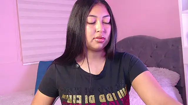 Snapshot of Pocahontas_power chatting on December 13, 5:10 pm Pocahontas power online show from December 13, 5:10 pm