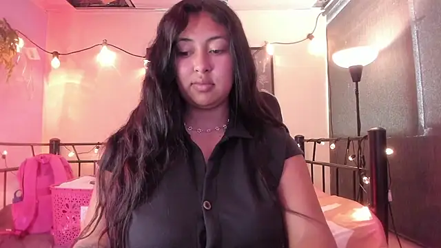 Snapshot of Pocahontas_power chatting on February 5, 6:48 pm Pocahontas power online show from February 5, 6:48 pm