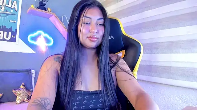 Snapshot of Pocahontas_power chatting on February 12, 6:09 pm Pocahontas power online show from February 12, 6:09 pm