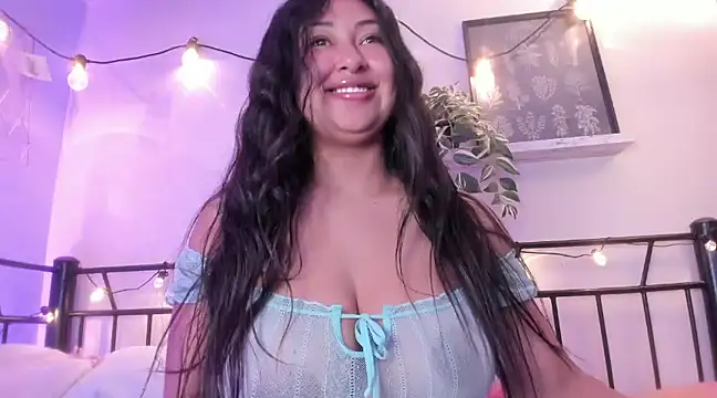 Snapshot of Pocahontas_power chatting on February 13, 9:49 pm Pocahontas power online show from February 13, 9:49 pm